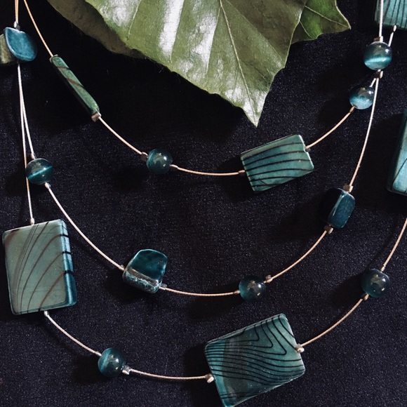 Blue square necklace! - Picture 2 of 4